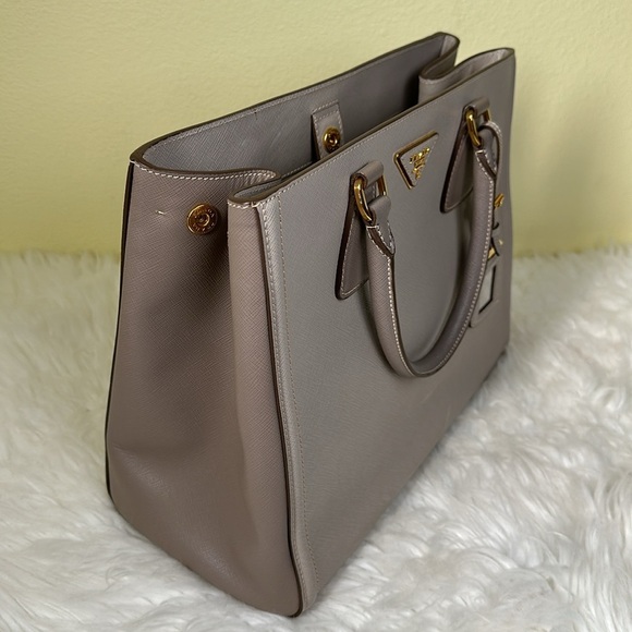 💯Authentic PRADA Saffiano Leather Medium Top Handle Tote Bag🍀 - Picture 10 of 17